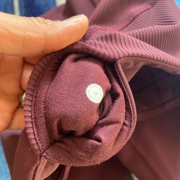 Lulu size 4 cargo 25” leggings HR - Picture 8 of 11